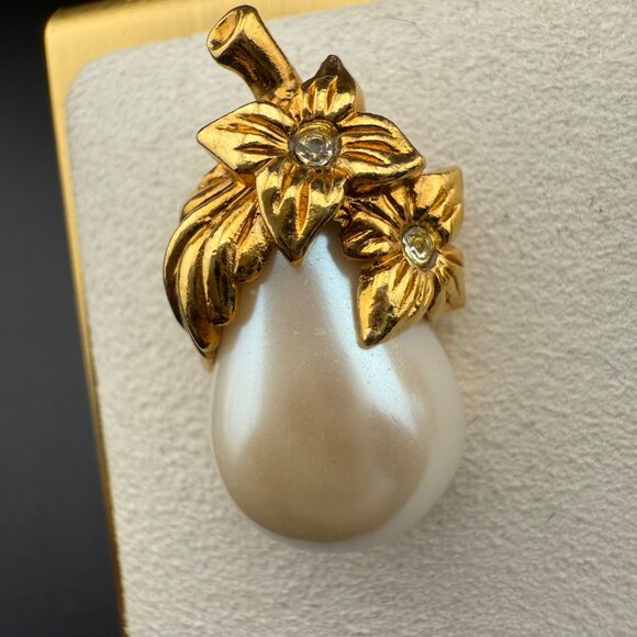 Vintage Avon Gold-Tone Faux Pearl & Flower Earrings With Rhinestone Accents Eleg - Picture 3 of 8